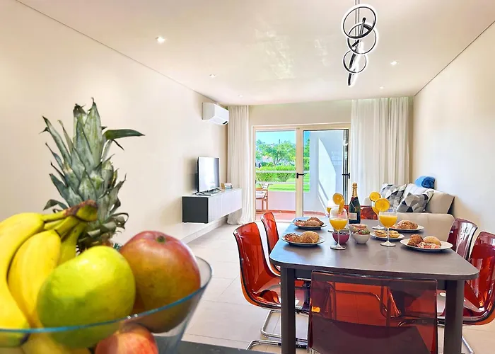 Appartement Oura Modern Poolside By Becherish *