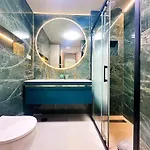 Oura Modern Poolside By Becherish Albufeira