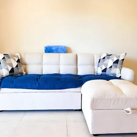 Oura Modern Poolside By Becherish *