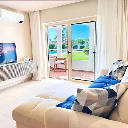 Oura Modern Poolside By Becherish *